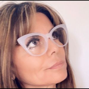 Betsy johnson readers